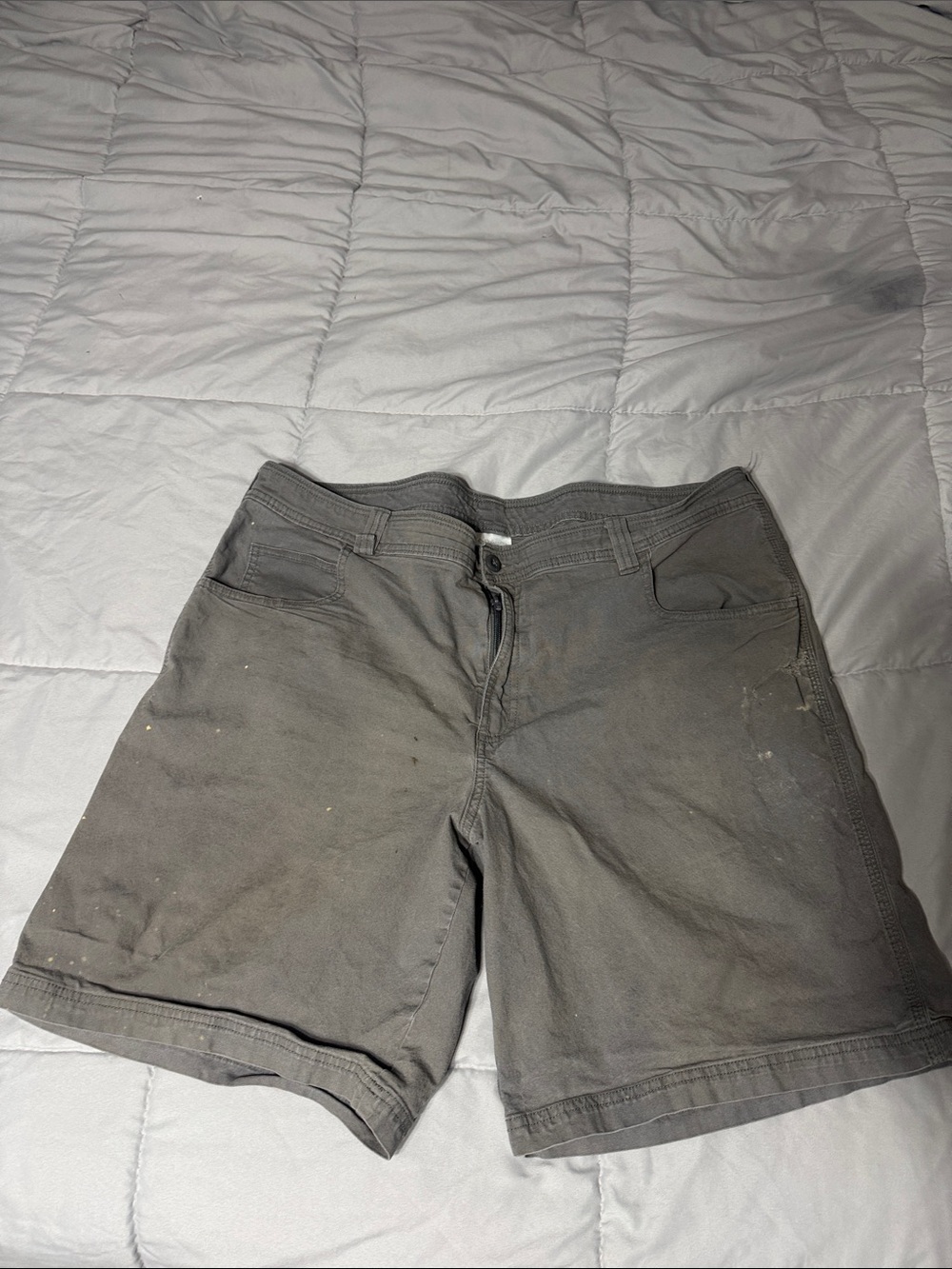Columbia Men's Dark Gray Flat Front Shorts